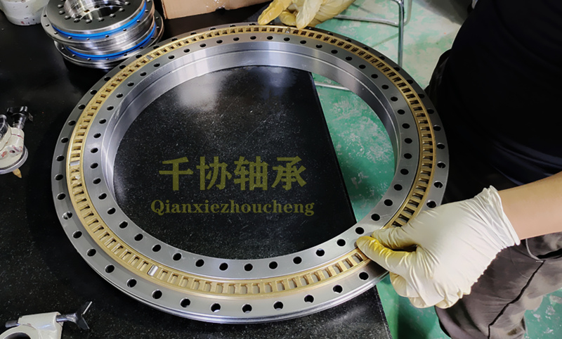 洛陽千協(xié)淺談轉(zhuǎn)臺軸承的結(jié)構(gòu)類別及特點(diǎn)